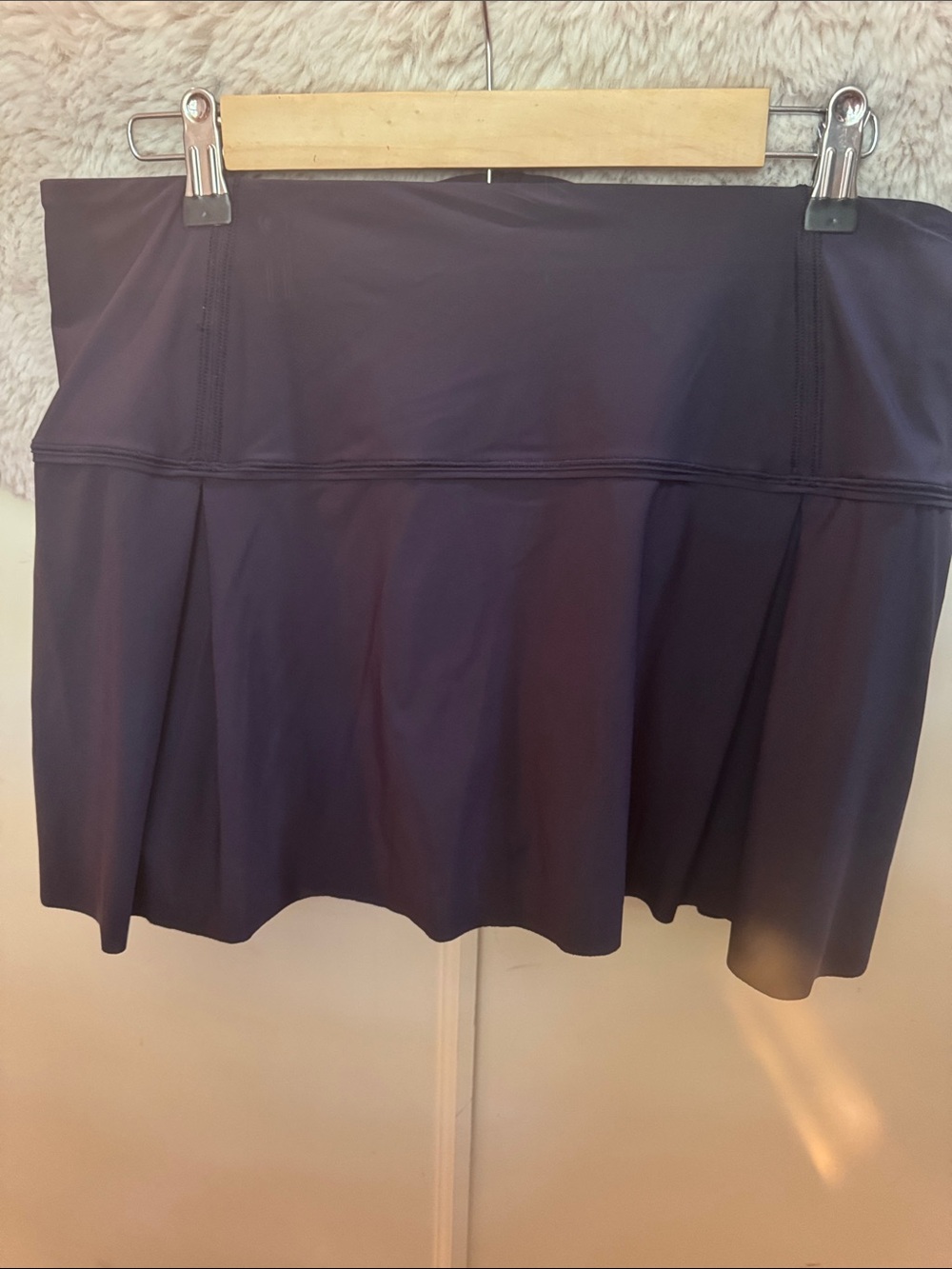 Women’s Lululemon Midnight Navy Skirt Size 10